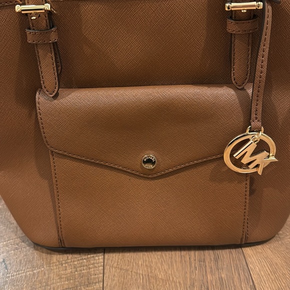 Michael Kors Mini Jet Set Medium Tote - Picture 3 of 8